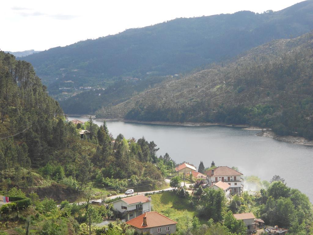 Vale De Azereiros Apartamentos Geres Oda fotoğraf