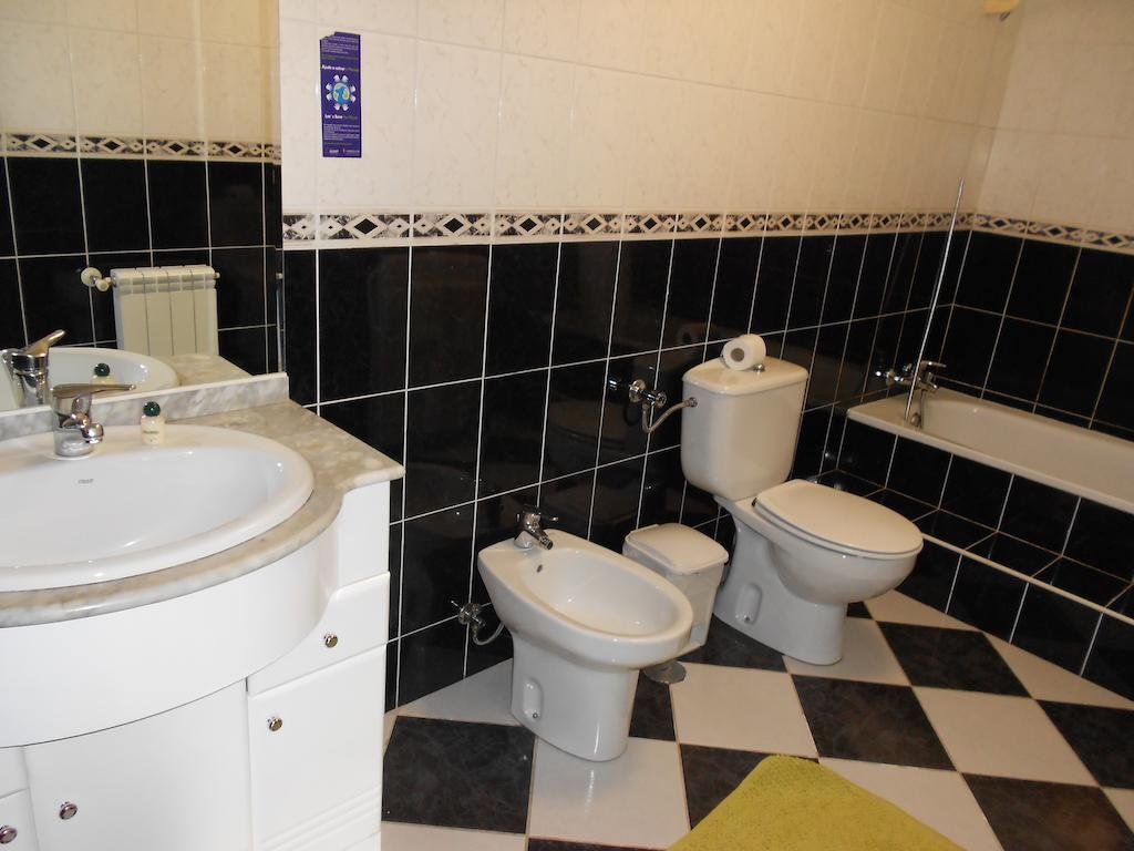 Vale De Azereiros Apartamentos Geres Oda fotoğraf